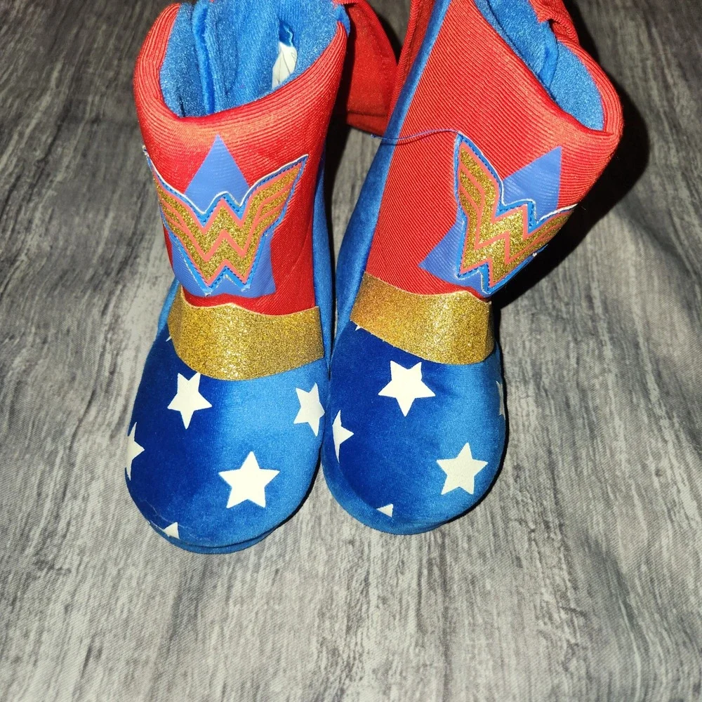 Kids Wonder‎ Woman Slippers Boots Red Blue Stars Gold Logo Size S(5/6)